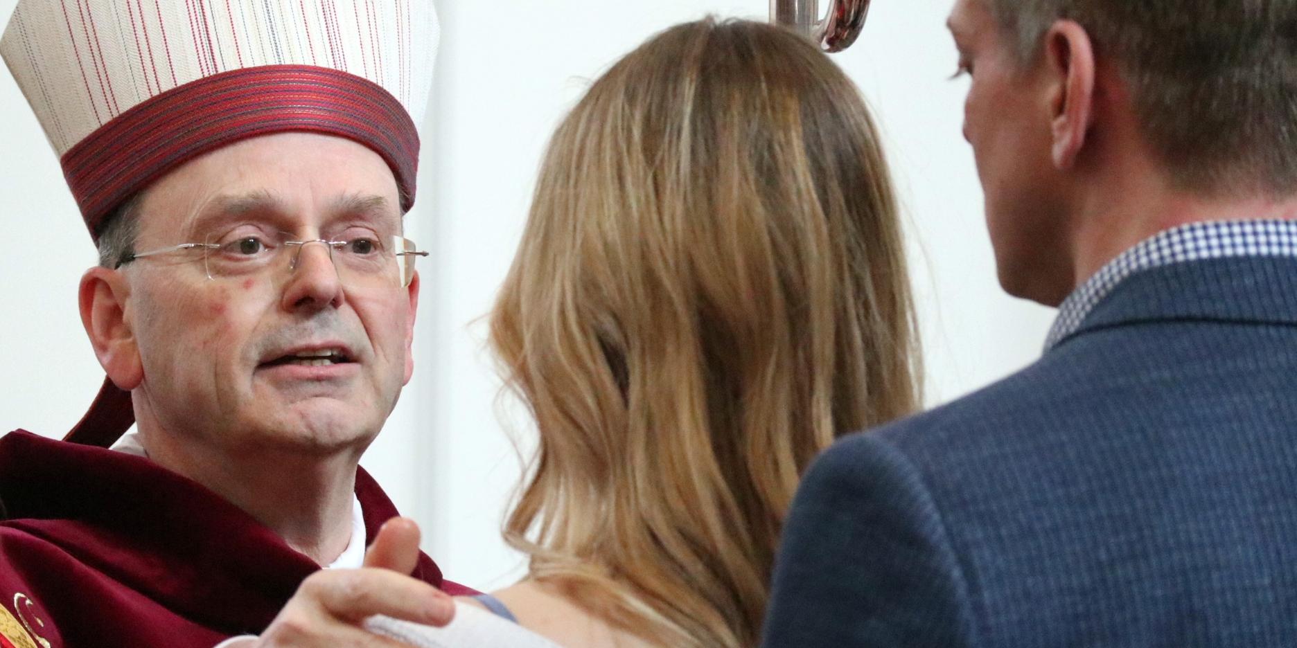 Firmung Weihbischof Bram (c) Julia Fröder - Bischöfliches Generalvikariat Trier Firmung Weihbischof Bram